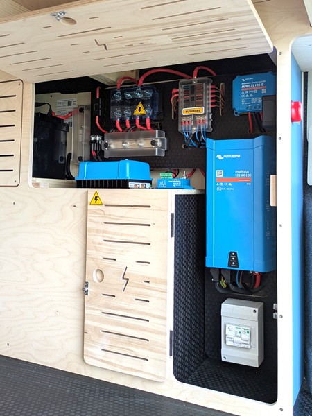 Fourgon ducato aménagé-tableau électrique