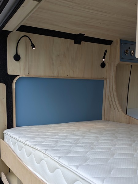Fourgon ducato aménagé-tête de lit
