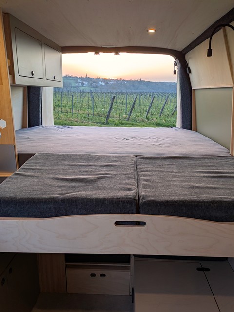 Renault master L3H2 aménagé lit peine 1