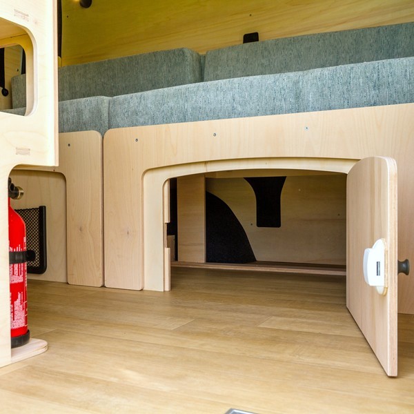 trafic L1H1 aménagé-trappe de rangement