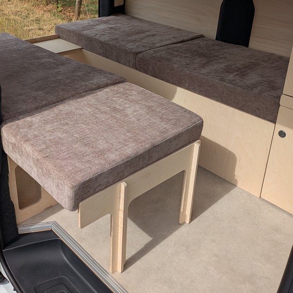 Ford transit custom V2 aménagé rose des vans (11)