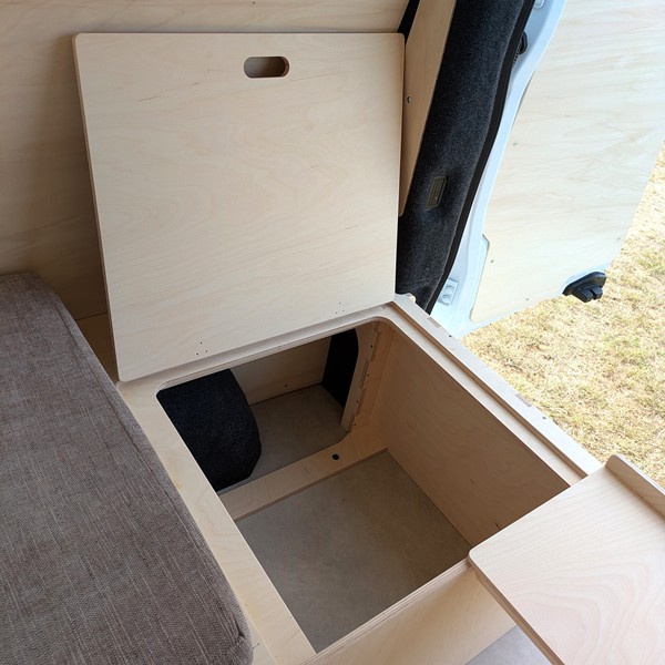 Ford transit custom V2 aménagé rose des vans (15)