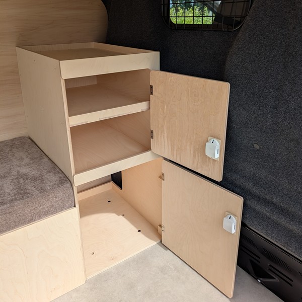 Ford transit custom V2 aménagé rose des vans (9)