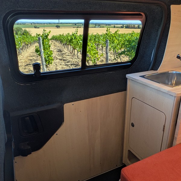 Citroen Jumpy aménagé - fenêtre latérale