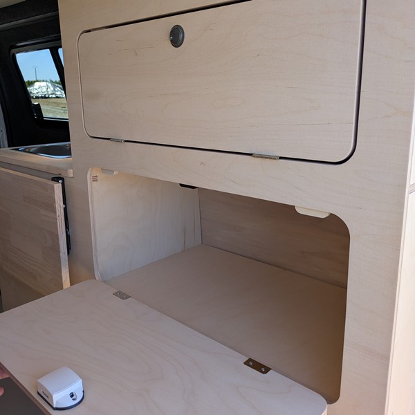 Citroen Jumpy aménagé - meuble de rangement latéral