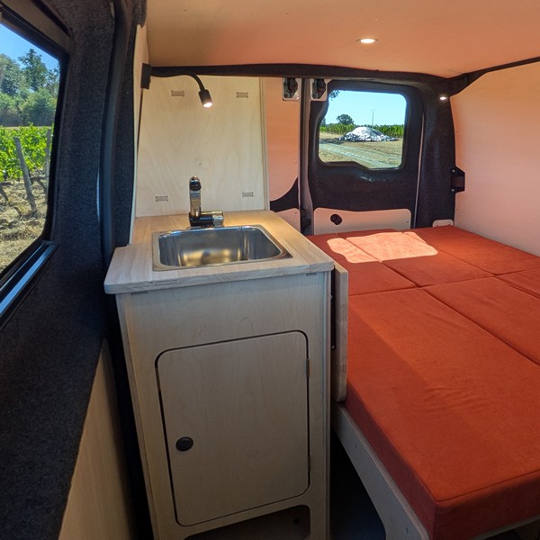 Citroen Jumpy aménagé - placards bidons
