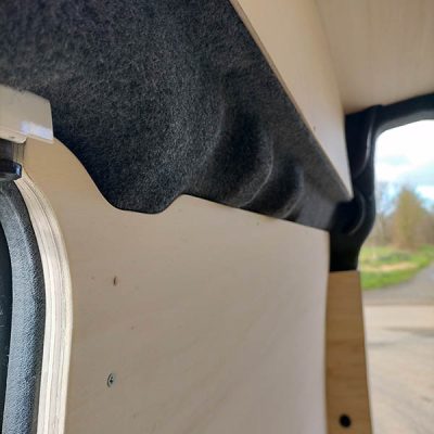 feutrine automobile et peuplier pour l'intérieur du Citroën Jumpy aménagé